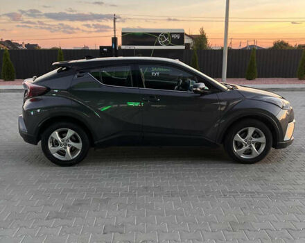 Серый Тойота C-HR, объемом двигателя 1.2 л и пробегом 143 тыс. км за 17200 $, фото 2 на Automoto.ua