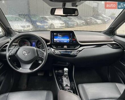 Серый Тойота C-HR, объемом двигателя 1.2 л и пробегом 108 тыс. км за 19290 $, фото 35 на Automoto.ua