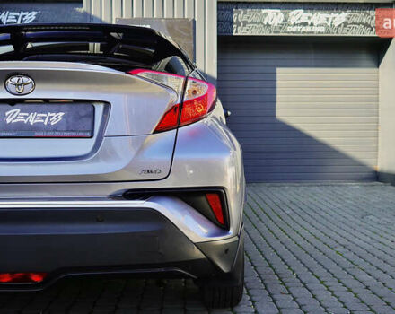 Серый Тойота C-HR, объемом двигателя 1.2 л и пробегом 89 тыс. км за 18500 $, фото 17 на Automoto.ua