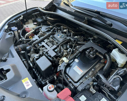 Серый Тойота C-HR, объемом двигателя 1.8 л и пробегом 90 тыс. км за 19700 $, фото 40 на Automoto.ua