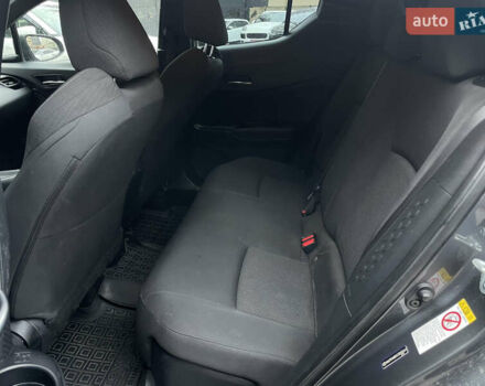 Серый Тойота C-HR, объемом двигателя 2 л и пробегом 115 тыс. км за 16900 $, фото 8 на Automoto.ua