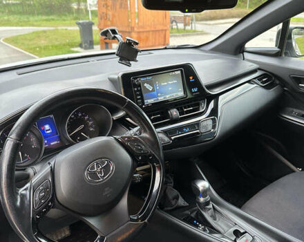 Сірий Тойота C-HR, об'ємом двигуна 1.99 л та пробігом 167 тис. км за 18000 $, фото 7 на Automoto.ua
