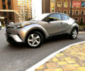 Серый Тойота C-HR, объемом двигателя 1.2 л и пробегом 81 тыс. км за 18100 $, фото 1 на Automoto.ua