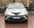 Серый Тойота C-HR, объемом двигателя 1.8 л и пробегом 69 тыс. км за 20700 $, фото 3 на Automoto.ua