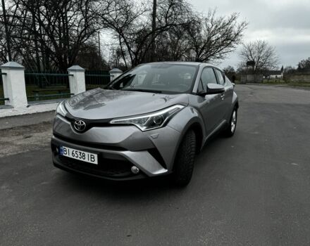 Серый Тойота C-HR, объемом двигателя 0.12 л и пробегом 111 тыс. км за 16500 $, фото 1 на Automoto.ua