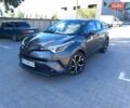 Серый Тойота C-HR, объемом двигателя 2 л и пробегом 47 тыс. км за 17800 $, фото 1 на Automoto.ua