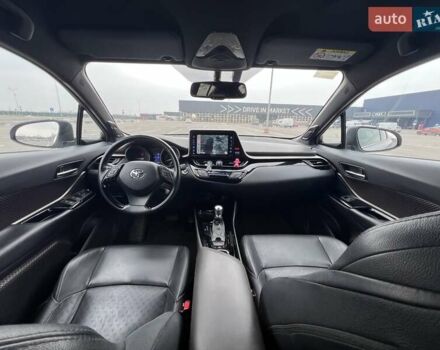 Серый Тойота C-HR, объемом двигателя 1.2 л и пробегом 55 тыс. км за 23200 $, фото 23 на Automoto.ua