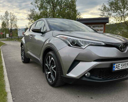 Сірий Тойота C-HR, об'ємом двигуна 1.99 л та пробігом 167 тис. км за 18000 $, фото 2 на Automoto.ua