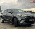 Серый Тойота C-HR, объемом двигателя 1.2 л и пробегом 108 тыс. км за 19290 $, фото 11 на Automoto.ua
