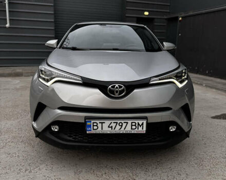 Сірий Тойота C-HR, об'ємом двигуна 1.2 л та пробігом 88 тис. км за 20800 $, фото 2 на Automoto.ua