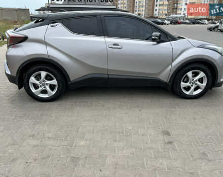Серый Тойота C-HR, объемом двигателя 1.2 л и пробегом 50 тыс. км за 22000 $, фото 4 на Automoto.ua