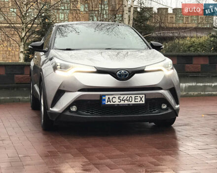 Серый Тойота C-HR, объемом двигателя 1.8 л и пробегом 69 тыс. км за 20700 $, фото 2 на Automoto.ua