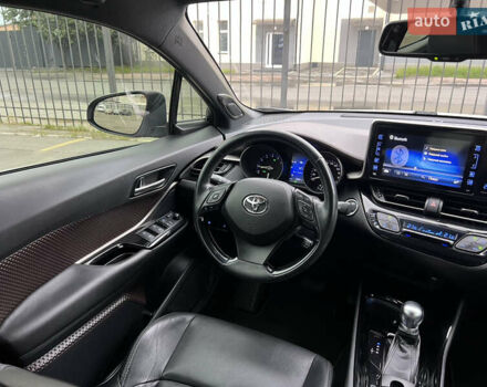 Серый Тойота C-HR, объемом двигателя 1.2 л и пробегом 93 тыс. км за 19950 $, фото 28 на Automoto.ua