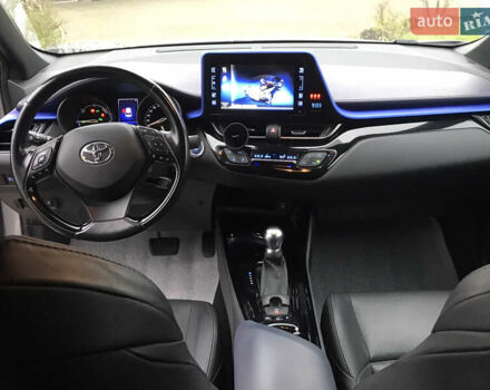 Серый Тойота C-HR, объемом двигателя 1.8 л и пробегом 69 тыс. км за 20700 $, фото 20 на Automoto.ua