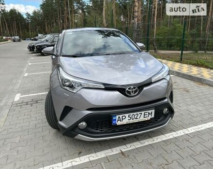 Сірий Тойота C-HR, об'ємом двигуна 1.2 л та пробігом 39 тис. км за 21900 $, фото 2 на Automoto.ua