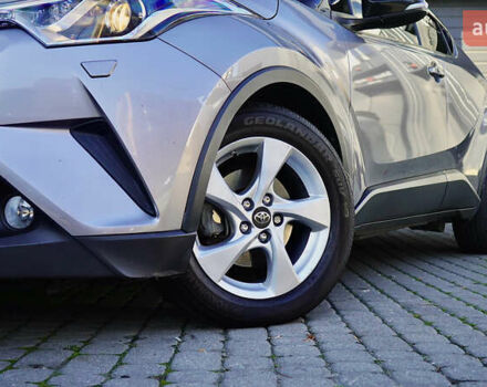 Серый Тойота C-HR, объемом двигателя 1.2 л и пробегом 89 тыс. км за 18500 $, фото 10 на Automoto.ua