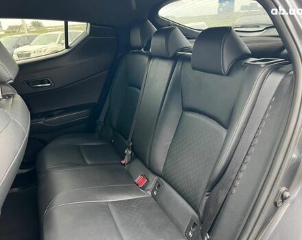 Сірий Тойота C-HR, об'ємом двигуна 1.2 л та пробігом 108 тис. км за 19290 $, фото 34 на Automoto.ua