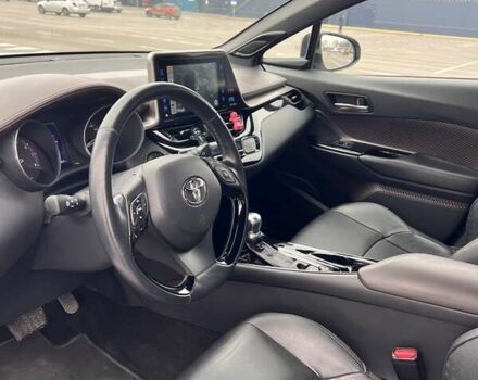 Серый Тойота C-HR, объемом двигателя 1.2 л и пробегом 55 тыс. км за 23200 $, фото 32 на Automoto.ua