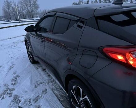 Сірий Тойота C-HR, об'ємом двигуна 1.99 л та пробігом 105 тис. км за 18000 $, фото 5 на Automoto.ua