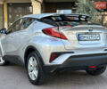 Серый Тойота C-HR, объемом двигателя 1.8 л и пробегом 90 тыс. км за 19999 $, фото 12 на Automoto.ua