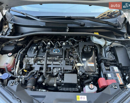 Серый Тойота C-HR, объемом двигателя 1.8 л и пробегом 90 тыс. км за 19999 $, фото 43 на Automoto.ua