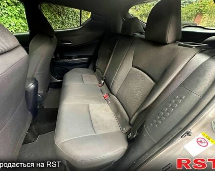 Сірий Тойота C-HR, об'ємом двигуна 2 л та пробігом 75 тис. км за 16000 $, фото 5 на Automoto.ua