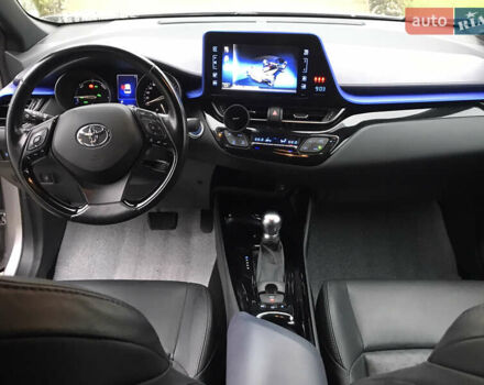 Серый Тойота C-HR, объемом двигателя 1.8 л и пробегом 69 тыс. км за 20700 $, фото 21 на Automoto.ua