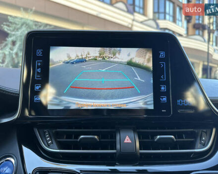 Серый Тойота C-HR, объемом двигателя 1.8 л и пробегом 90 тыс. км за 19700 $, фото 44 на Automoto.ua