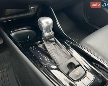 Серый Тойота C-HR, объемом двигателя 1.2 л и пробегом 108 тыс. км за 19290 $, фото 28 на Automoto.ua