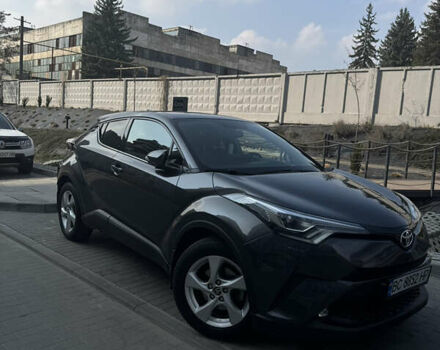 Серый Тойота C-HR, объемом двигателя 1.2 л и пробегом 106 тыс. км за 21400 $, фото 9 на Automoto.ua