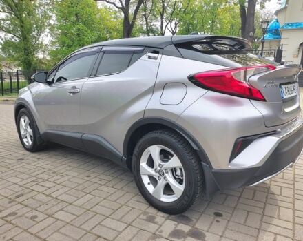 Серый Тойота C-HR, объемом двигателя 0.12 л и пробегом 80 тыс. км за 17100 $, фото 4 на Automoto.ua