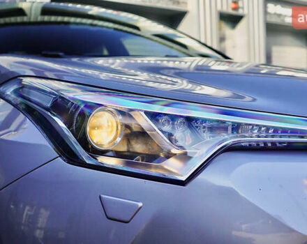 Серый Тойота C-HR, объемом двигателя 1.2 л и пробегом 89 тыс. км за 18500 $, фото 3 на Automoto.ua