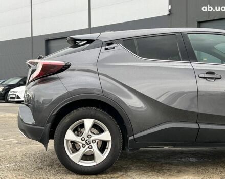 Сірий Тойота C-HR, об'ємом двигуна 1.2 л та пробігом 108 тис. км за 19290 $, фото 8 на Automoto.ua