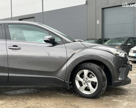 Сірий Тойота C-HR, об'ємом двигуна 1.2 л та пробігом 108 тис. км за 19290 $, фото 10 на Automoto.ua