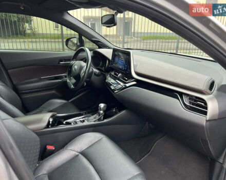 Серый Тойота C-HR, объемом двигателя 1.2 л и пробегом 93 тыс. км за 19950 $, фото 25 на Automoto.ua