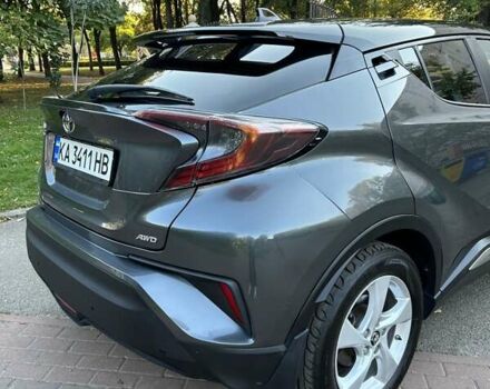 Серый Тойота C-HR, объемом двигателя 1.2 л и пробегом 112 тыс. км за 16800 $, фото 10 на Automoto.ua