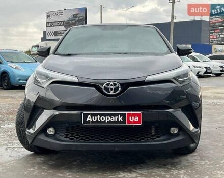 Серый Тойота C-HR, объемом двигателя 1.2 л и пробегом 108 тыс. км за 19290 $, фото 1 на Automoto.ua
