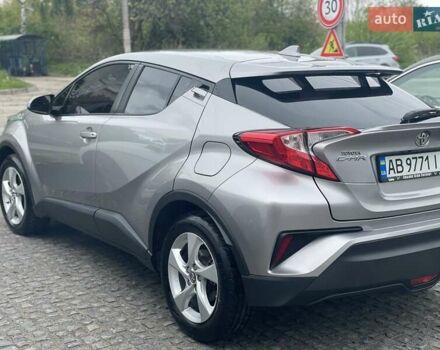Серый Тойота C-HR, объемом двигателя 1.99 л и пробегом 207 тыс. км за 19500 $, фото 4 на Automoto.ua