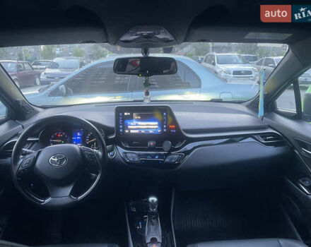 Сірий Тойота C-HR, об'ємом двигуна 1.2 л та пробігом 76 тис. км за 22000 $, фото 5 на Automoto.ua