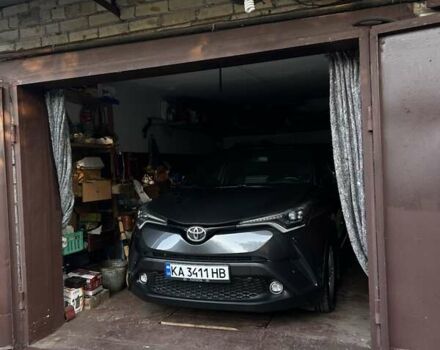 Серый Тойота C-HR, объемом двигателя 1.2 л и пробегом 112 тыс. км за 16800 $, фото 28 на Automoto.ua