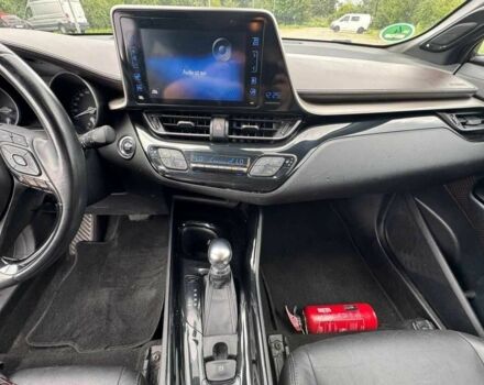 Серый Тойота C-HR, объемом двигателя 1.2 л и пробегом 112 тыс. км за 12800 $, фото 7 на Automoto.ua