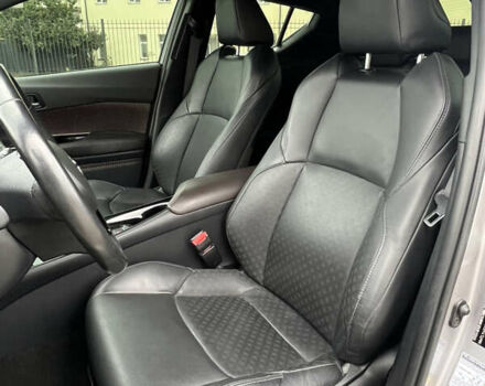 Серый Тойота C-HR, объемом двигателя 1.2 л и пробегом 93 тыс. км за 19950 $, фото 17 на Automoto.ua
