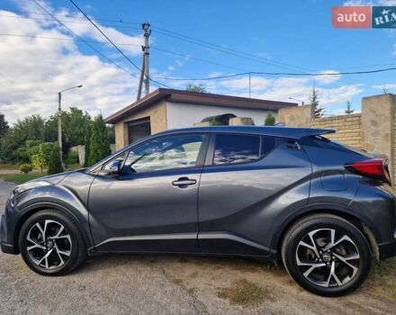Серый Тойота C-HR, объемом двигателя 2 л и пробегом 117 тыс. км за 15300 $, фото 3 на Automoto.ua