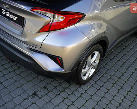 Серый Тойота C-HR, объемом двигателя 1.2 л и пробегом 89 тыс. км за 18500 $, фото 18 на Automoto.ua