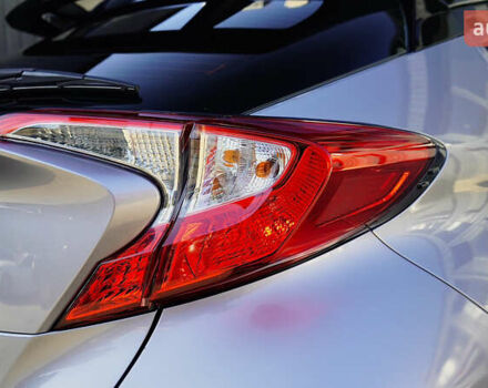 Серый Тойота C-HR, объемом двигателя 1.2 л и пробегом 89 тыс. км за 18500 $, фото 19 на Automoto.ua