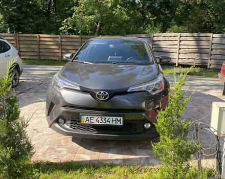 Сірий Тойота C-HR, об'ємом двигуна 1.2 л та пробігом 82 тис. км за 18700 $, фото 3 на Automoto.ua