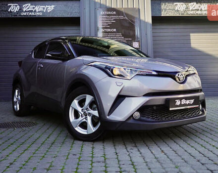 Серый Тойота C-HR, объемом двигателя 1.2 л и пробегом 89 тыс. км за 18500 $, фото 1 на Automoto.ua