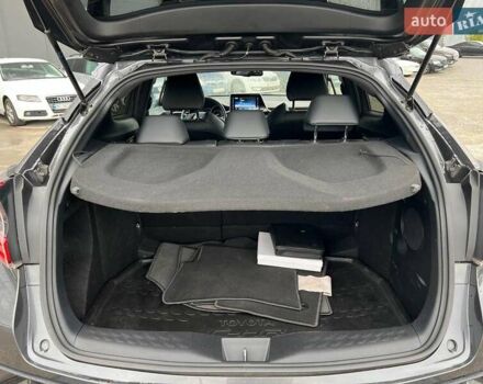 Серый Тойота C-HR, объемом двигателя 1.2 л и пробегом 108 тыс. км за 19290 $, фото 36 на Automoto.ua