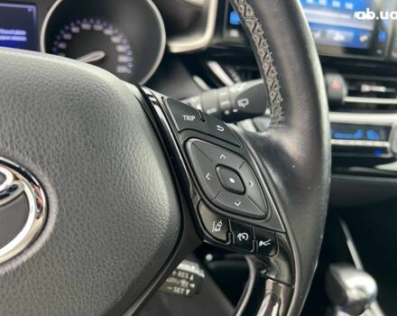 Сірий Тойота C-HR, об'ємом двигуна 1.2 л та пробігом 108 тис. км за 19290 $, фото 23 на Automoto.ua
