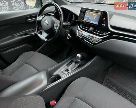 Серый Тойота C-HR, объемом двигателя 1.8 л и пробегом 83 тыс. км за 16900 $, фото 6 на Automoto.ua